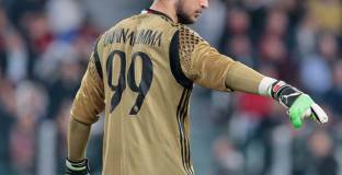 ПСЖ проведе преговори с Райола за Донарума 