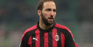 Игуаин подаде официална молба за трансфер в Челси