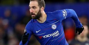 Челси се надява да намали цената на Игуаин