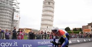 Изненадващ победител на 10-я етап Джиро д'Италия 2025