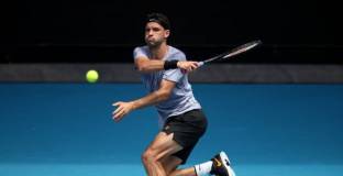 Гришо на полуфинал след 3 часа игра 