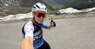 Легендарен колоездач бе изписан от болница