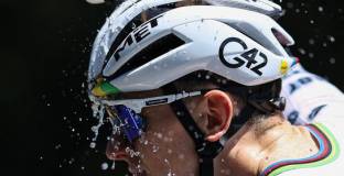 Погачар си върна жълтата фланелка 