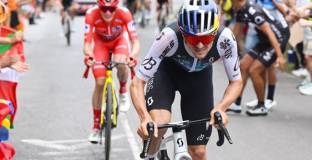 Съкратиха 16-я етап на Вуелта 2025 заради пропалестински протести