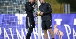 Треньорът на вратарите в Левски: Част от щаба на националния отбор заплашва Вуцов