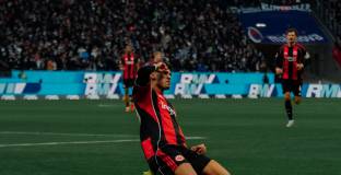 Eфективeн Айнтрахт прекрати серията без победа