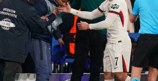 УЕФА започна разследване срещу Педро Нето след мача между ПСЖ и Челси