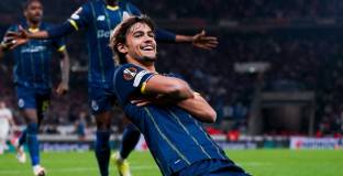 Порто удари Щутгарт в Германия и взе аванс в Лига Европа