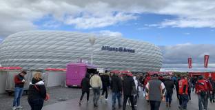 Байерн ще допусне 250 зрители за последния мач