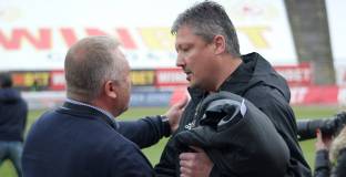 ЦСКА няма да сменя Пенев с треньора на Ботев Пловдив