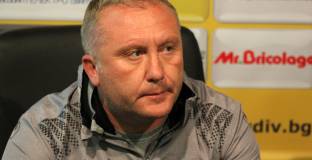 Бившият треньор на Ботев Пловдив е фаворит за поста в ЦСКА
