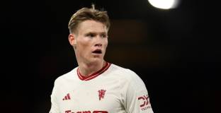 Отказаха оферта на Фулъм за Мактоминей