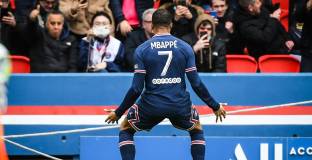 Мбапе настигна Ибра по голове за ПСЖ