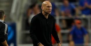  Стам призна, че иска да се върне в Ман Юнайтед