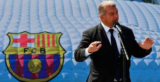 Лапорта: Разследването на Негрейра бе удължено по искане на Реал Мадрид 