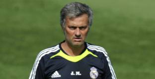 Играчите на Реал Мадрид работят, за да избегнат връщане на Моуриньо 