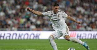 Ман Юнайтед преговаря за Кавани и Йович