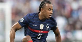  Бос на Севиля: Кунде иска в по-боеспособен отбор