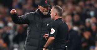 ФА обвини Клоп в неподходящо поведение 