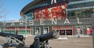 Арсенал ще задържи предимството над Милан