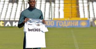 Левски и Славия договориха трансфера на Карл Фабиен