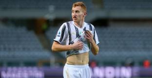 Арсенал и Тотнъм следят нападател на Ювентус 