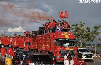 Феновете на Ливърпул от Тайланд организираха свой шампионски парад.