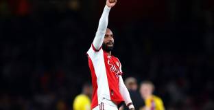 Обамеянг поздрави Лаказет за гола