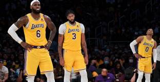 Лейкърс за първи път започна с две домакински загуби