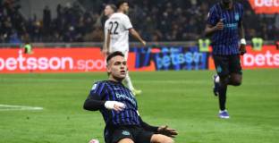 Интер се завърна на върха след победа над Болоня