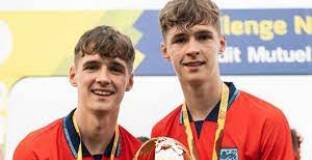  Ман Юнайтед обсъжда покупката на синовете на Флетчър 