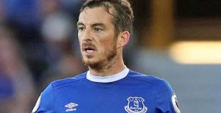 Бейнс продължи контракта си с Евертън