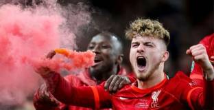 ФА поиска обяснение от Елиът за пиротехниката във финала