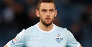 Интер ще подпише петгодишен договор с Де Врей 