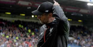 Невил: Ливърпул трябва да се събуди