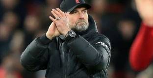 Клоп отново поиска връщането на пет смени