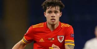  Ливърпул може да се раздели със защитник през зимата 