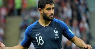 Жиру и Азар говорили с Фекир за Челси 