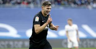     Атлетико намери заместник на Суарес в Елче