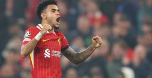 Слот обясни отсъствието на Диас от мача с Милан