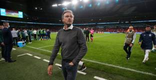 Тотнъм ще съперничи на Челси за Луис Енрике 