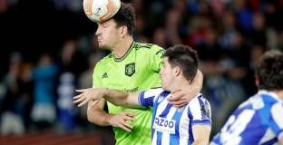  Тен Хаг обясни използването на Магуайър като нападател 