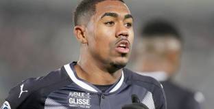 Бордо: Не сме преговаряли с Арсенал за Малкъм 