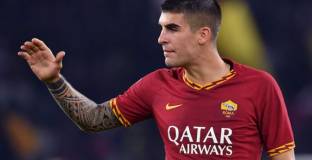 Челси и Ман Юнайтед се интересуват от защитник на Рома