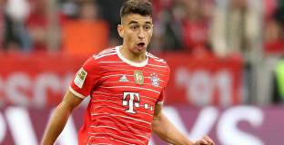  Лийдс съгласува договора на халф на Байерн Мюнхен 