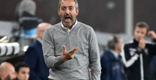 Футболистите  на Милан отказали да се ръкуват с Джампало 