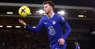 Маунт не е по-близо до нов договор с Челси