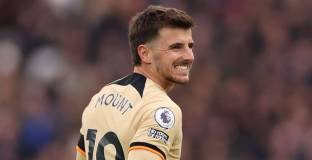   Байерн хвърли око на Маунт