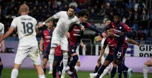 Каляри – Лацио: Без голове, но с контузии и червен картон