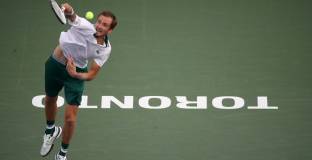 Медведев пречупи Синер